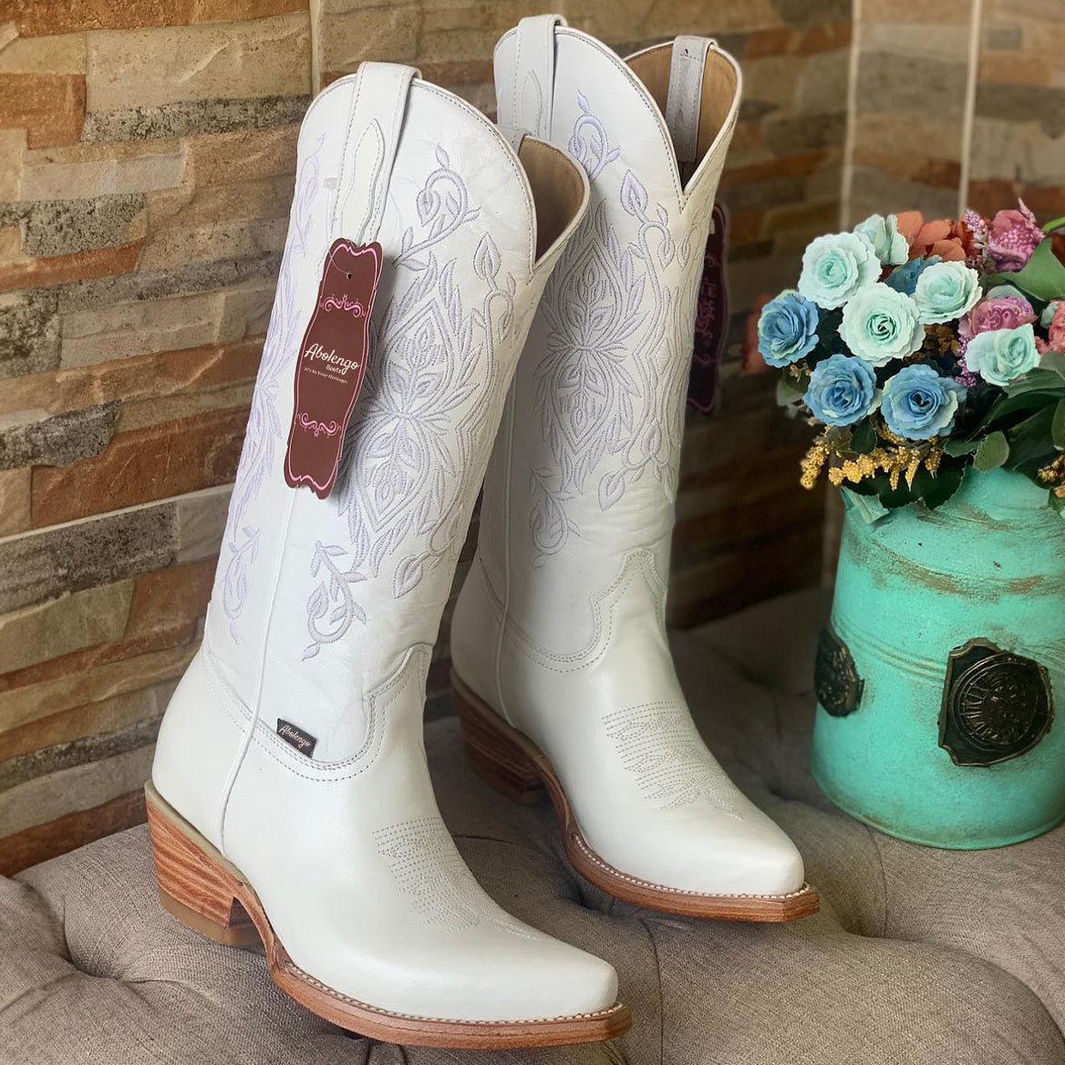 Abolengo Women s White Cowgirl Boots 7 B White