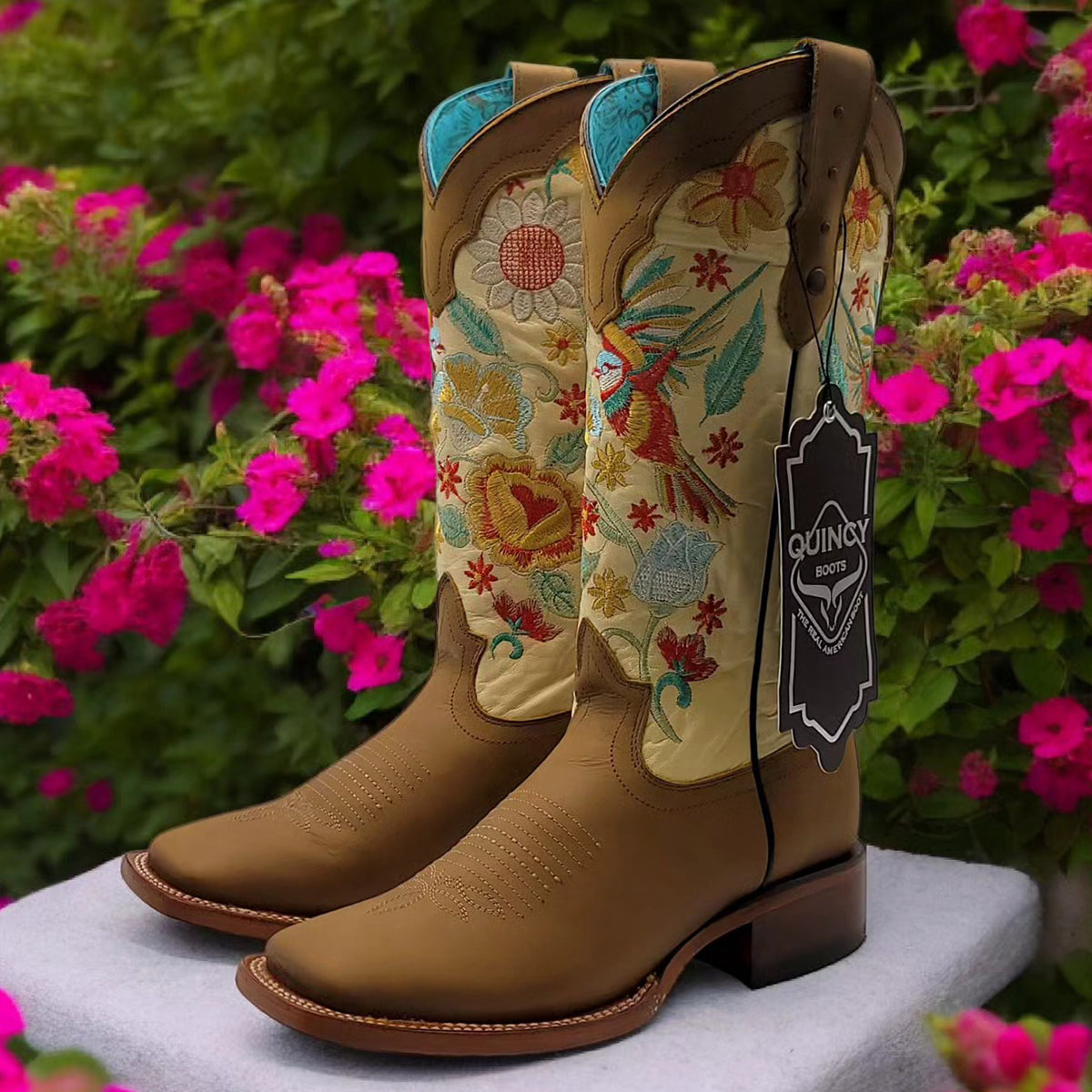 Quincy women's cowgirl boots with hummingbird design 