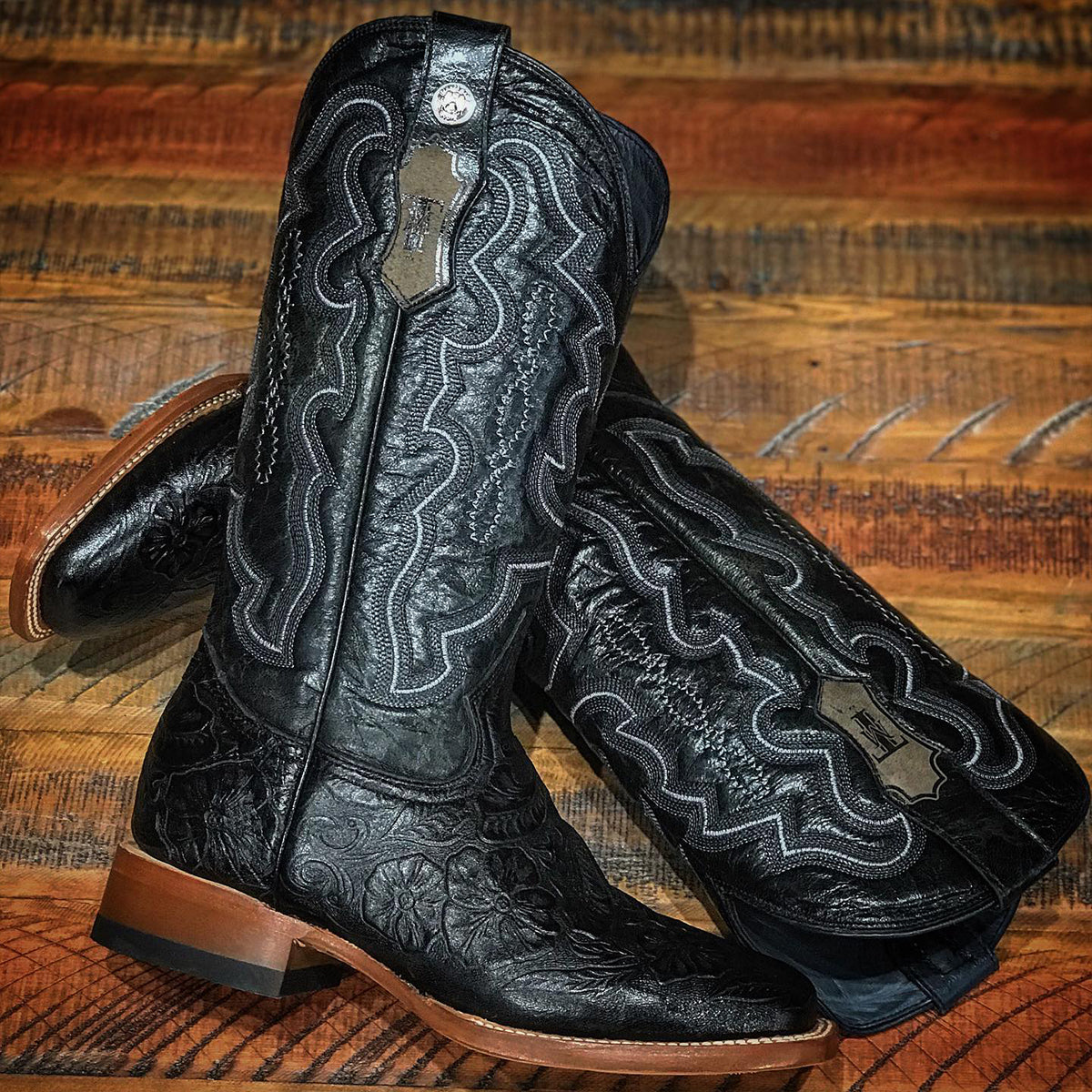 black tooled cowgirl boots
