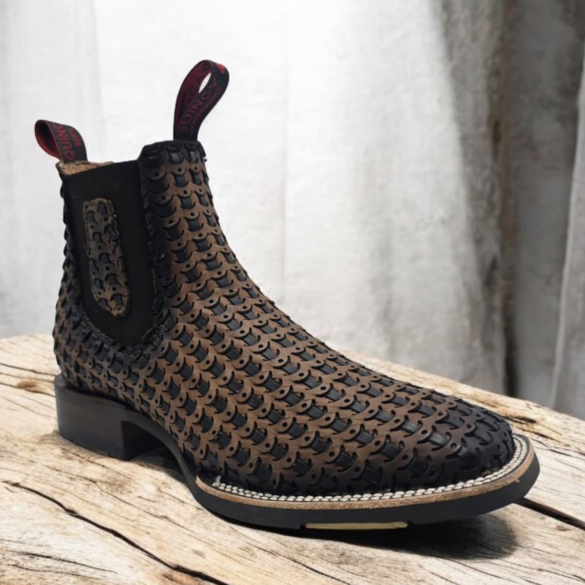 Brown Petatillo boots
