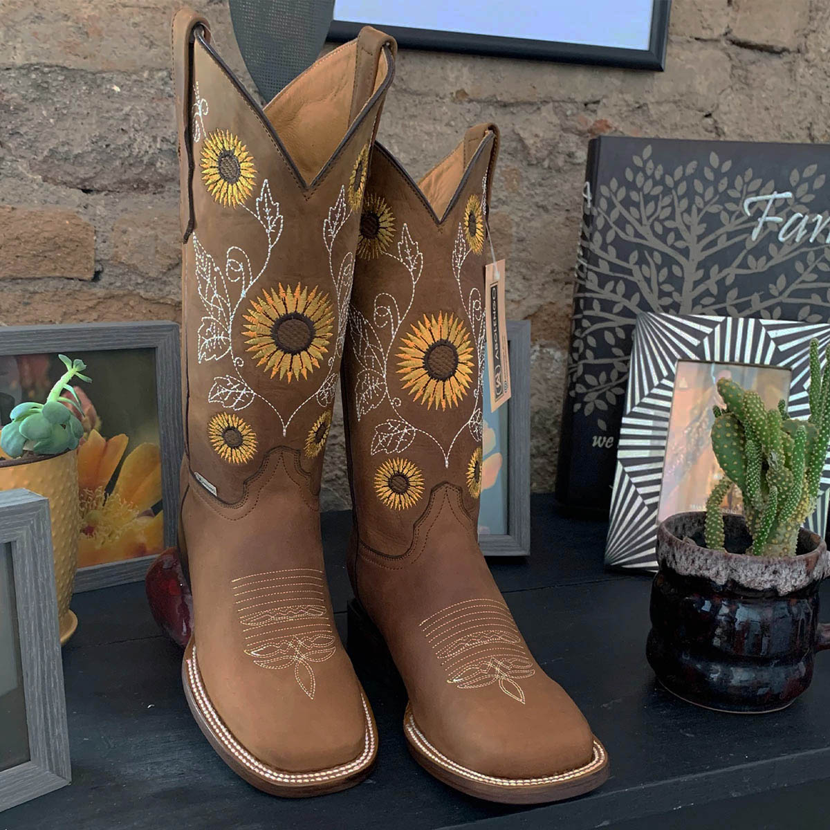 Women's Western Boots, Boots with Butterflies/Botas Vaqueras para Dama